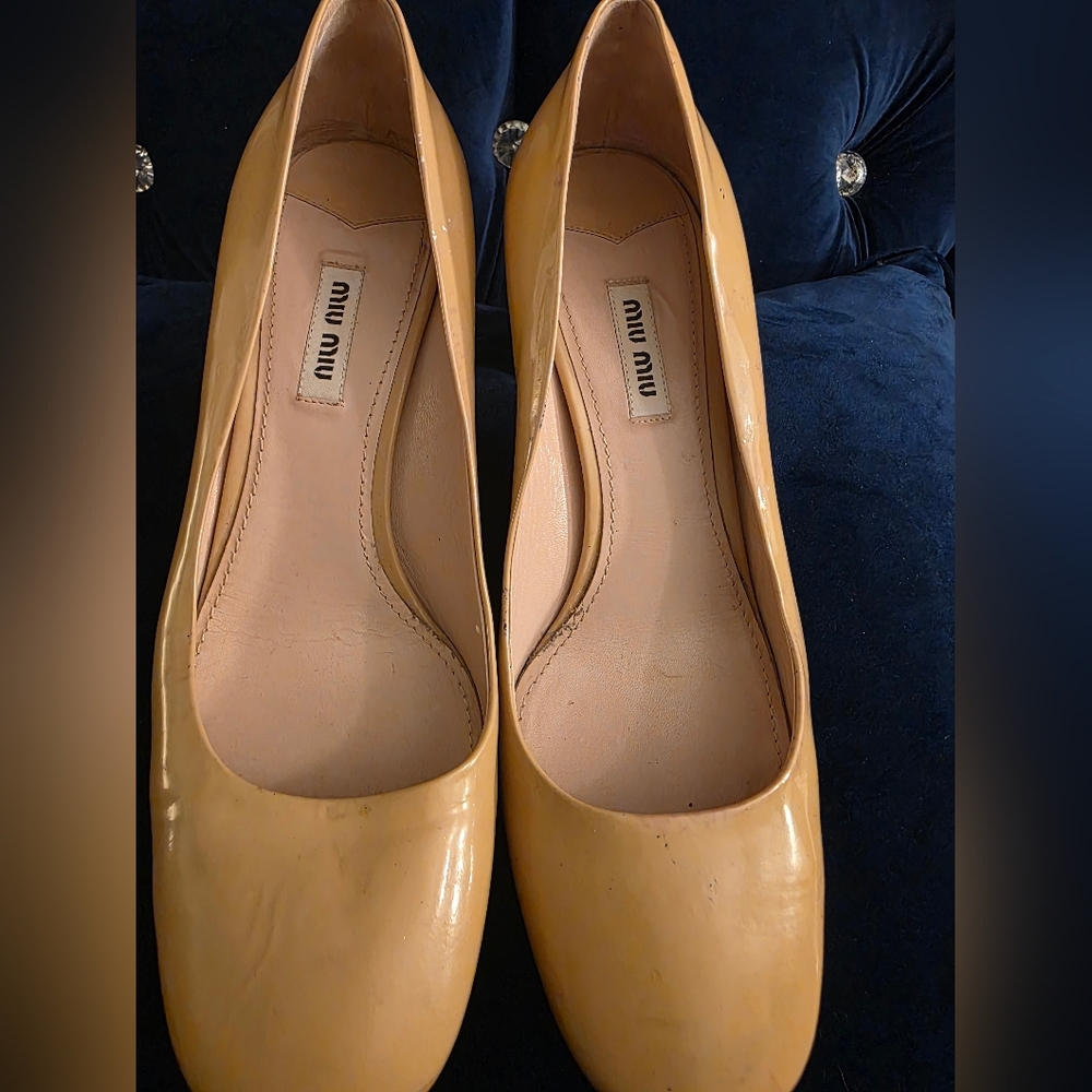 MIU MIU Patent leather Pumps. Size 39 (US 9) - Picture 4 of 12